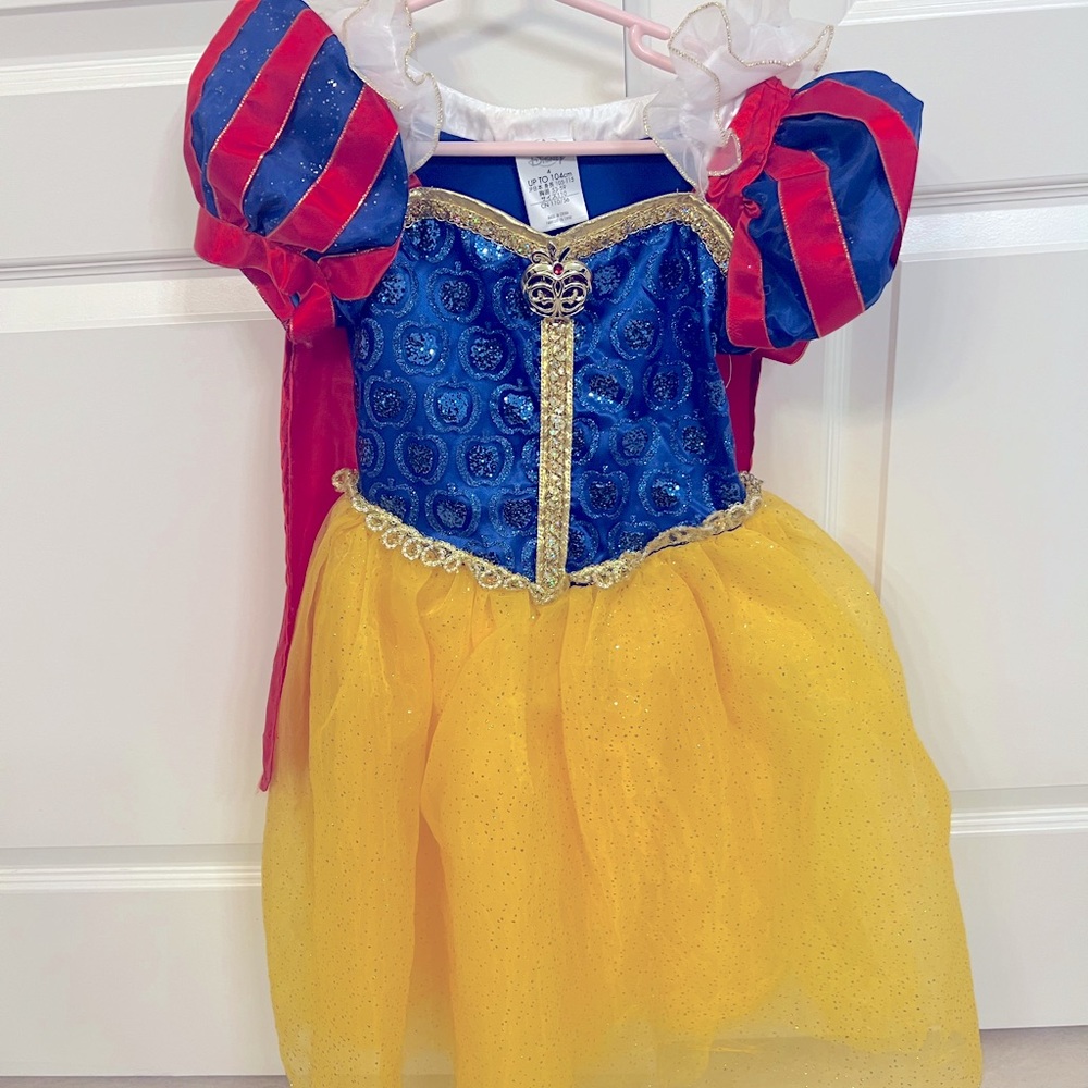 Disney Snow White costume size 4